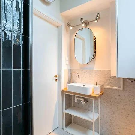 Apartment Charming - In The Downtown *